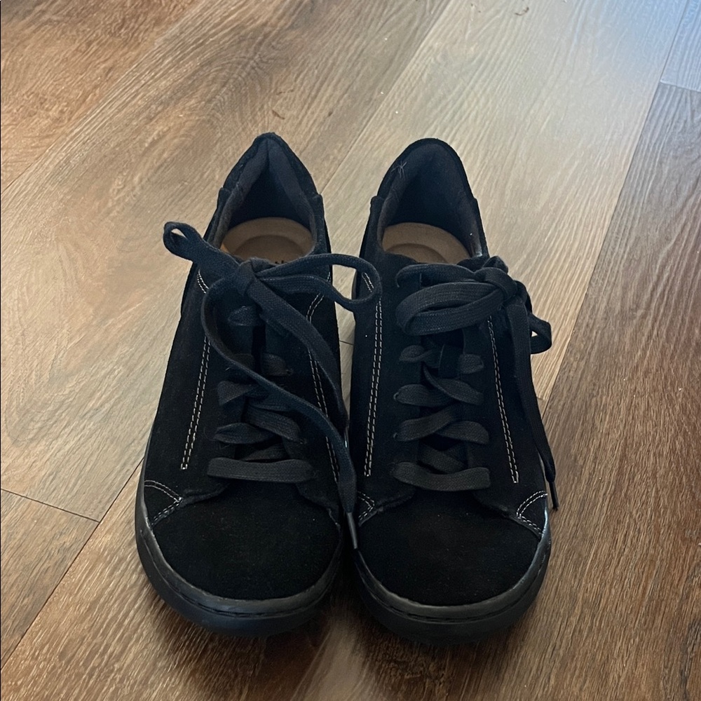 Earth Origins Sz 7.5M 100%recyclable black tie shoe. Excellent condition.